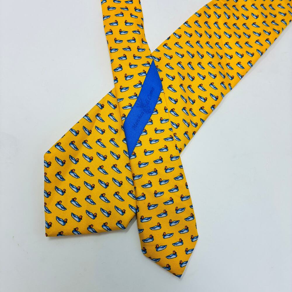 J McLaughlin Duck Print Silk Tie Yellow Blue Novelty Italian Made 3.5 x 59
